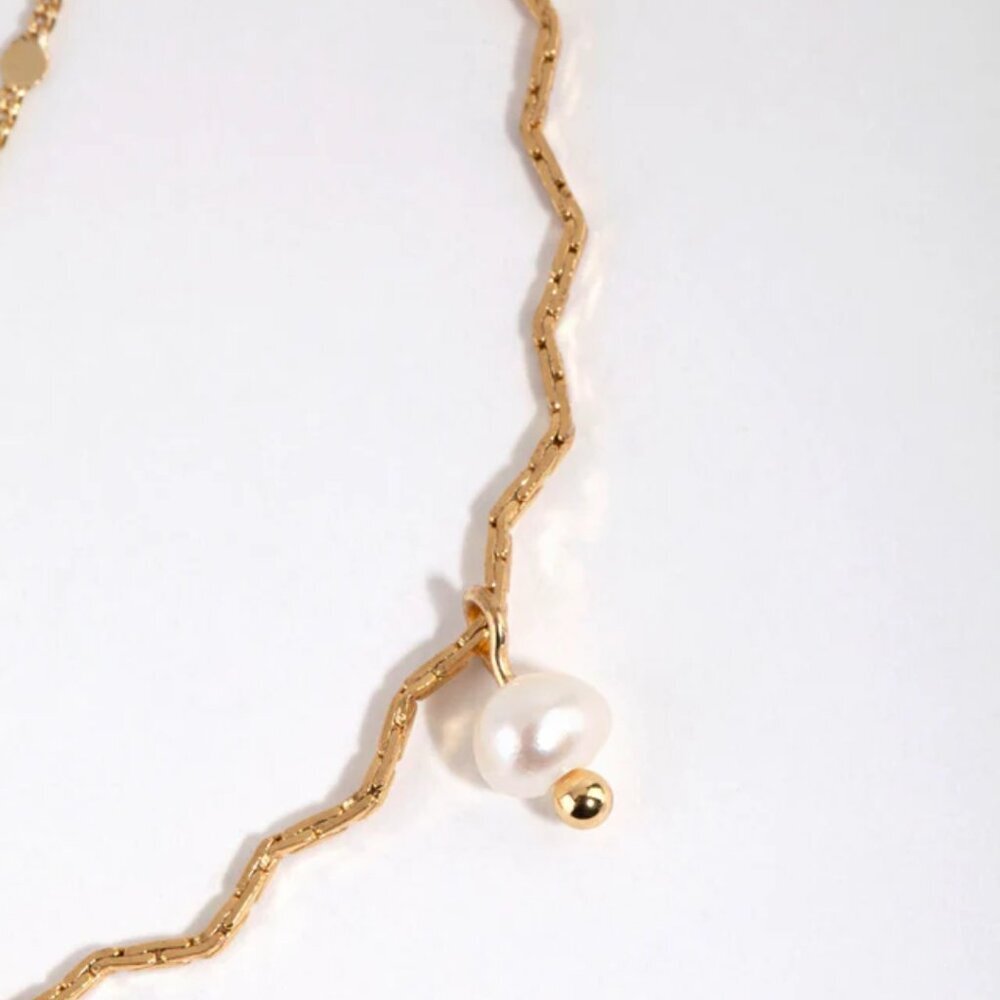 Vintage Boutique Collection: Double-Layered Gold Necklace with Pearl Charm - Picture 3 of 5